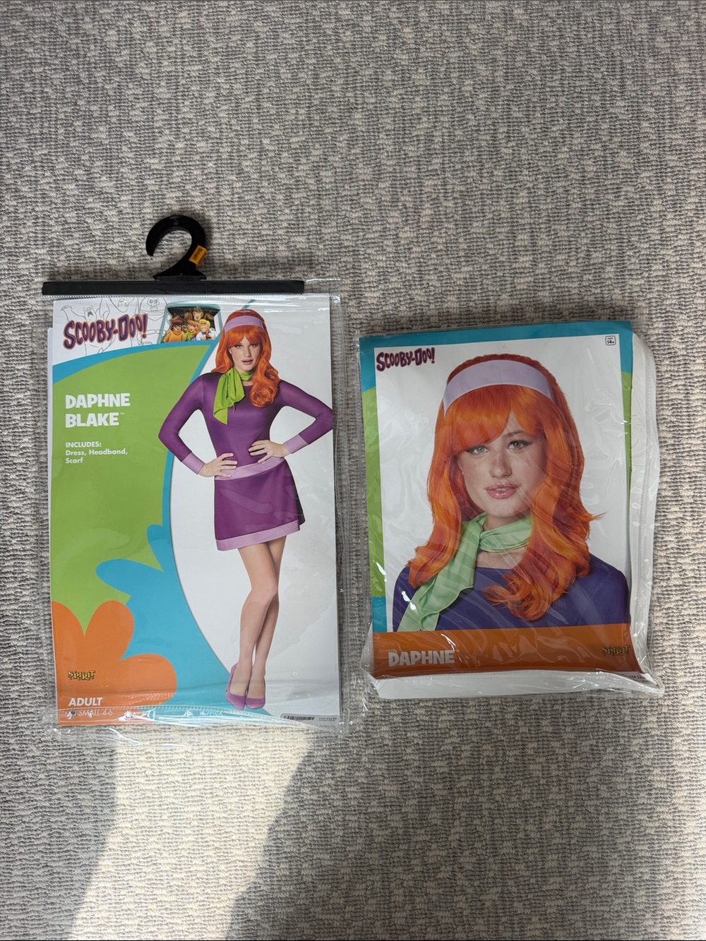 Scooby-Doo Daphne Blake Adult Costume + Wig